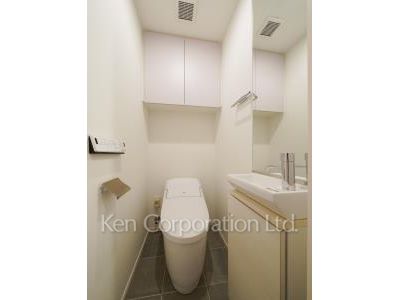 トイレ ※5階の同じ間取タイプを撮影。仕様が異なることがあります。