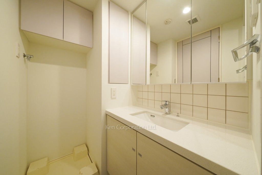 ザ・パークハビオ神泉の写真 パウダールーム ※5階の同じ間取タイプを撮影。仕様が異なることがあります。