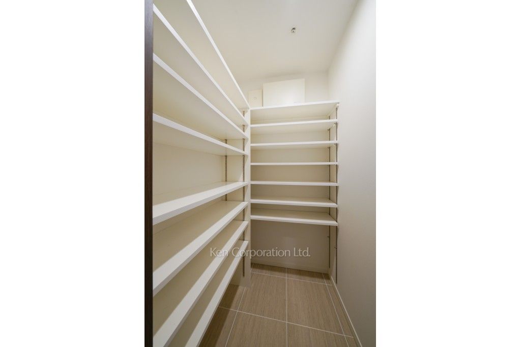 グランドメゾン白金の杜ザ・タワーの写真 シューズインクローゼット