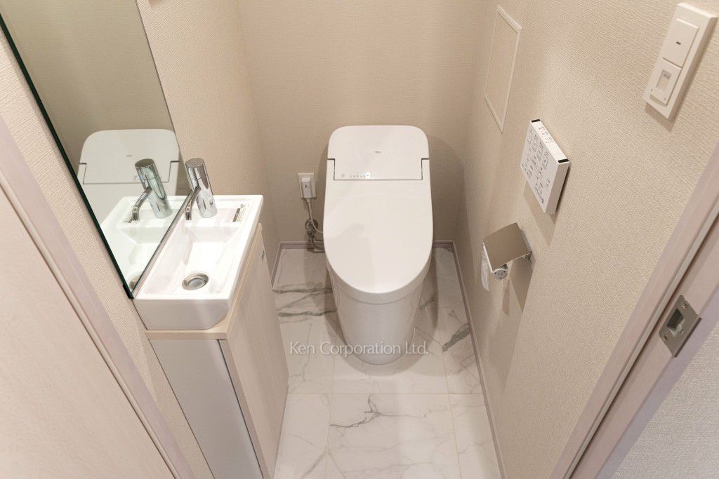 トイレ（4階・1K）  ※写真の無断転載禁止