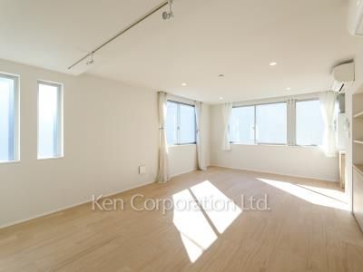 F K Daikanyamaの写真