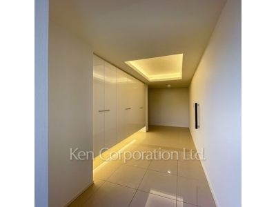 Beverly Homes 広尾の写真 玄関 ※写真・画像は実際と異なる場合がございます。部屋写真は同一タイプのものです。（ただし、画像中にタイプ名の記載がある場合はその記載内容を優先します。）