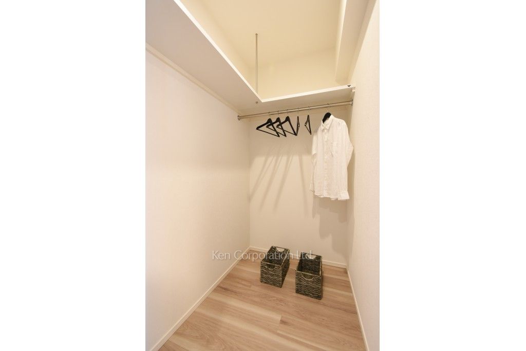 パークアクシス芝浦キャナルの写真 ウォークインクローゼット　※MODEL ROOM ※8階の同じ間取タイプを撮影。仕様が異なることがあります。