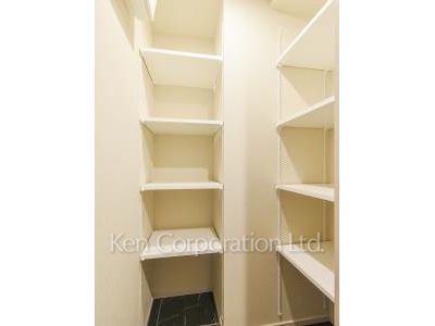 ザ・パークワンズ高輪の写真 シューズインクローゼット