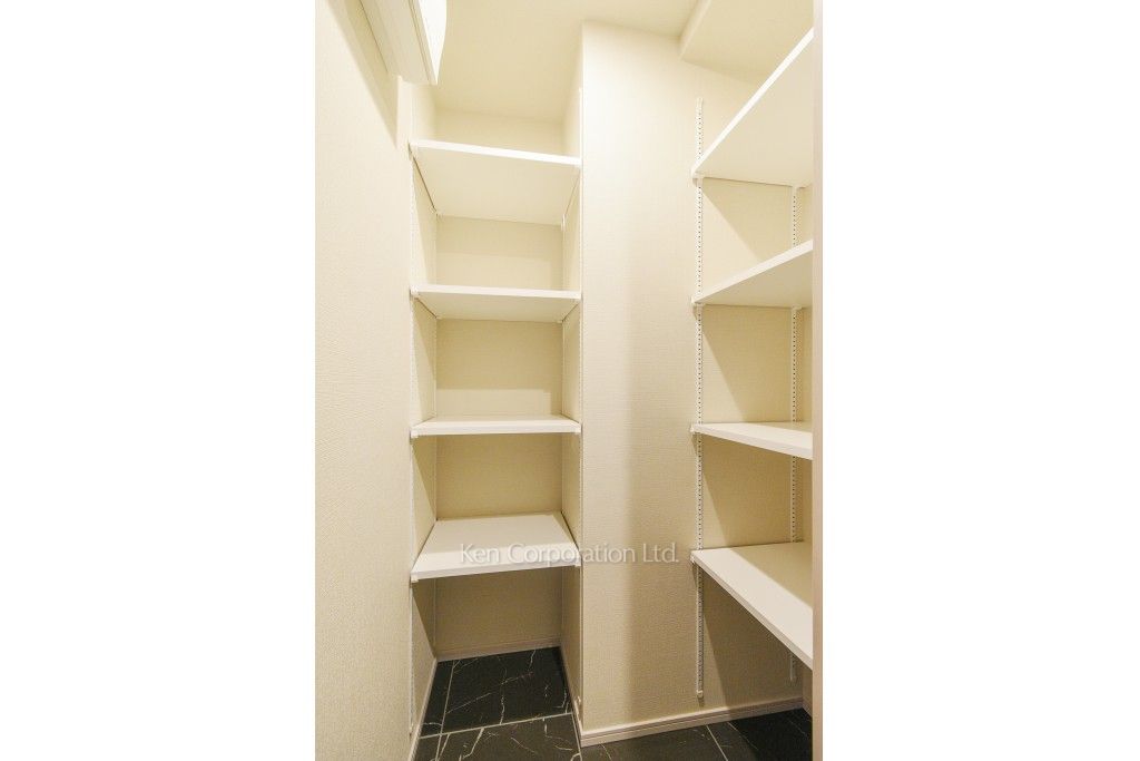 ザ・パークワンズ高輪の写真 シューズインクローゼット