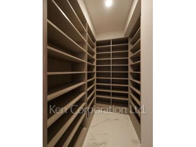 ザ・パークハウス三田ガーデンの写真 シューズインクローゼット