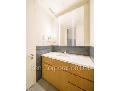 パウダールーム ※13階の同じ間取タイプを撮影。仕様が異なることがあります。