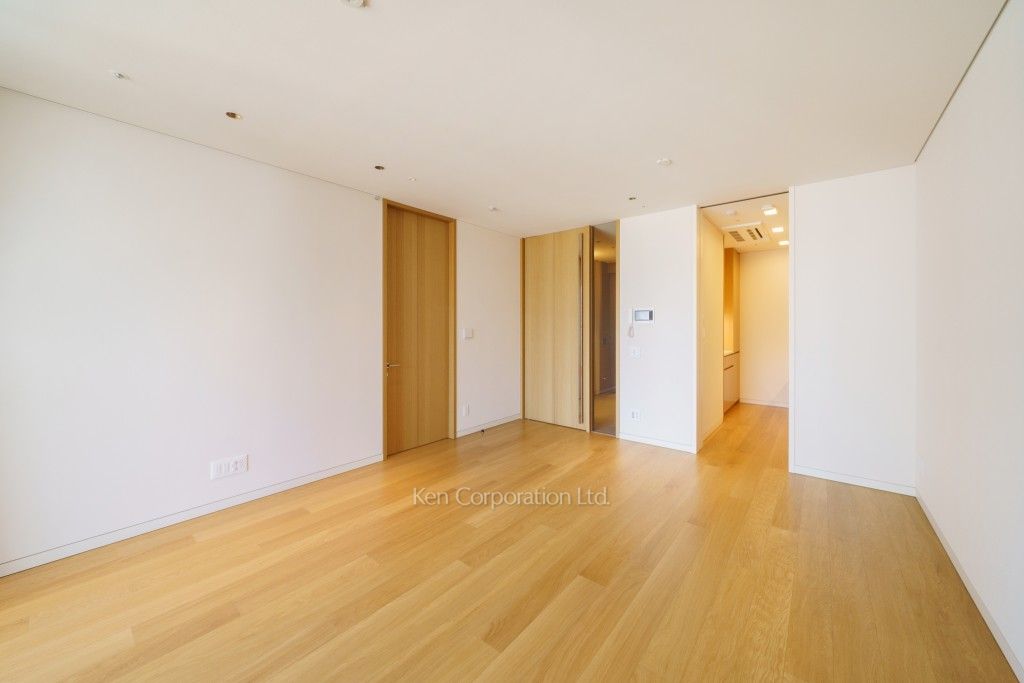 虎ノ門ヒルズ レジデンシャルタワーの写真 居室（LDなど） ※13階の同じ間取タイプを撮影。仕様が異なることがあります。