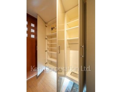 オーキッドレジデンス六本木の写真 シューズクローゼット