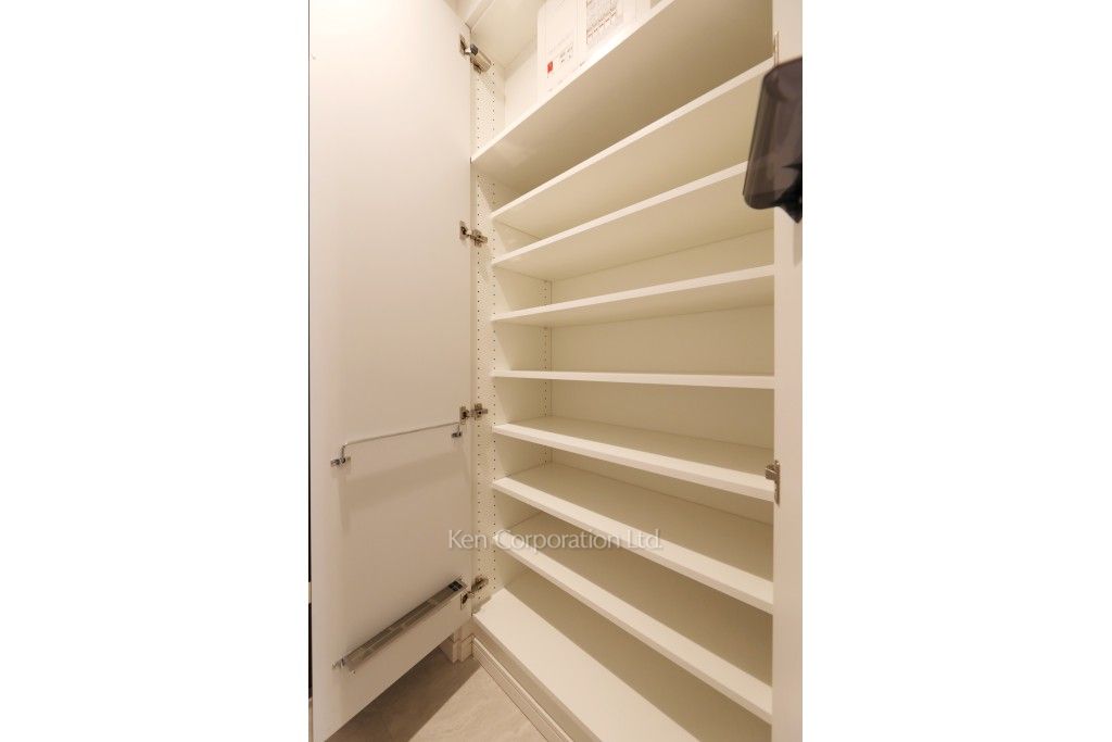 パークヴィラ恵比寿の写真 シューズクローゼット ※13階の同じ間取タイプを撮影。仕様が異なることがあります。