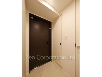 オアーゼ新宿市谷薬王寺の写真 玄関 ※6階の同じ間取タイプを撮影。仕様が異なることがあります。