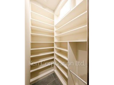 ザ・パークハビオ渋谷クロスの写真 シューズインクローゼット ※11階の同じ間取タイプを撮影。仕様が異なることがあります。