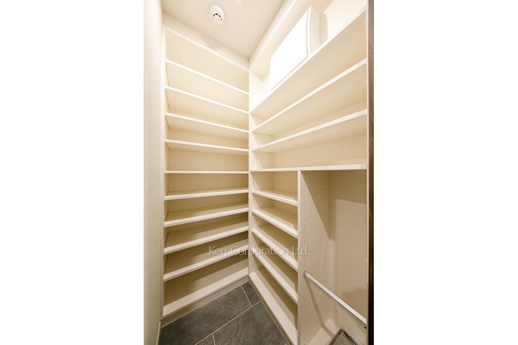 ザ・パークハビオ渋谷クロスの写真 シューズインクローゼット ※11階の同じ間取タイプを撮影。仕様が異なることがあります。