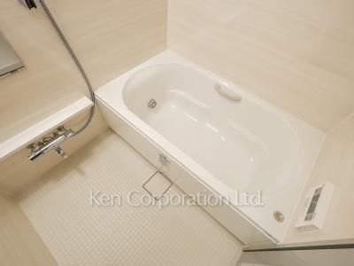 バスルーム ※3階の同じ間取タイプを撮影。仕様が異なることがあります。