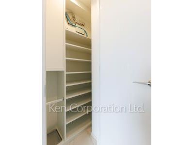 プレミストタワー白金高輪の写真 シューズインクローゼット