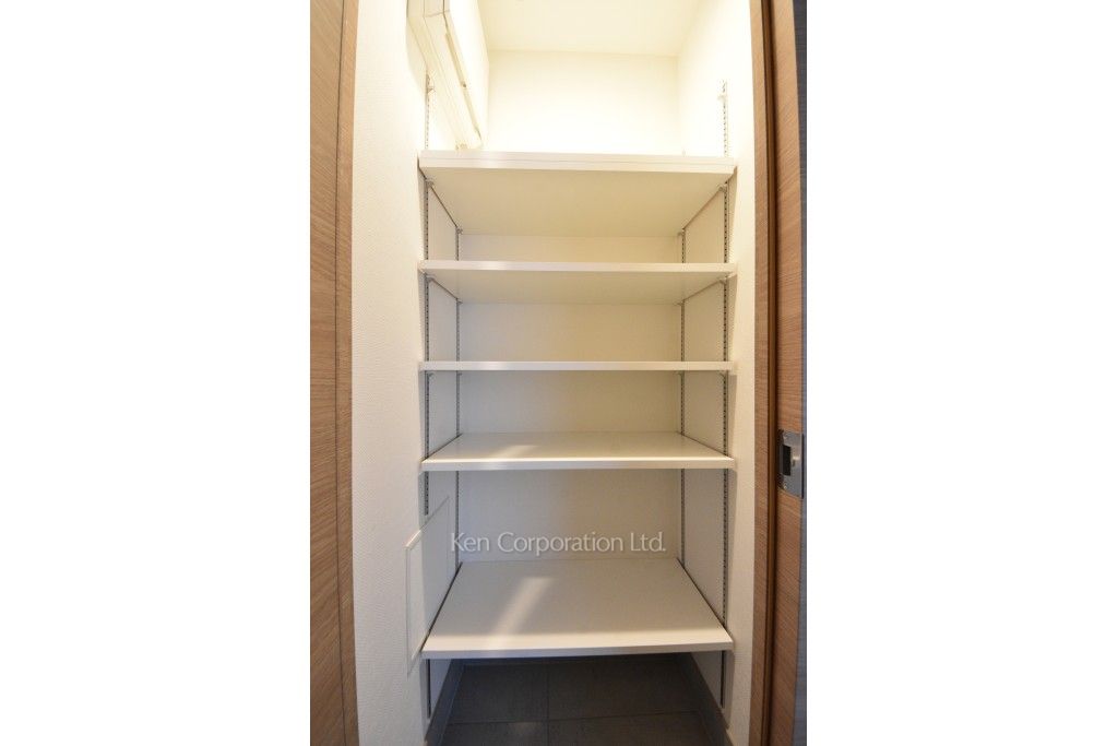 ピアース新宿三丁目の写真 シューズインクローゼット