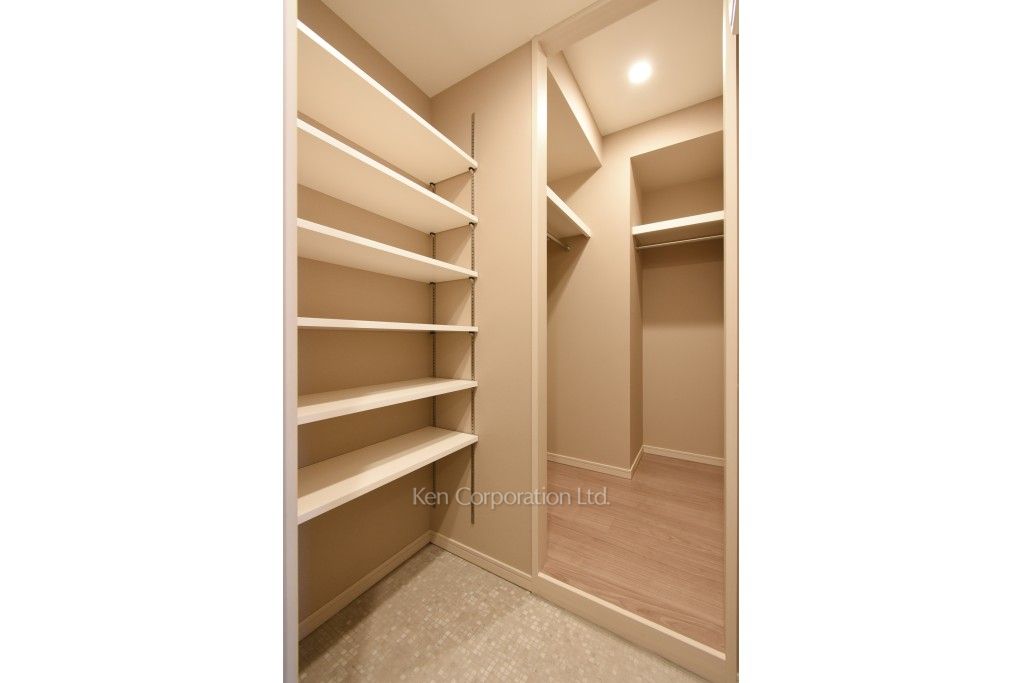 ASPRIME八丁堀の写真 シューズインクローゼット ※14階の同じ間取タイプを撮影。仕様が異なることがあります。