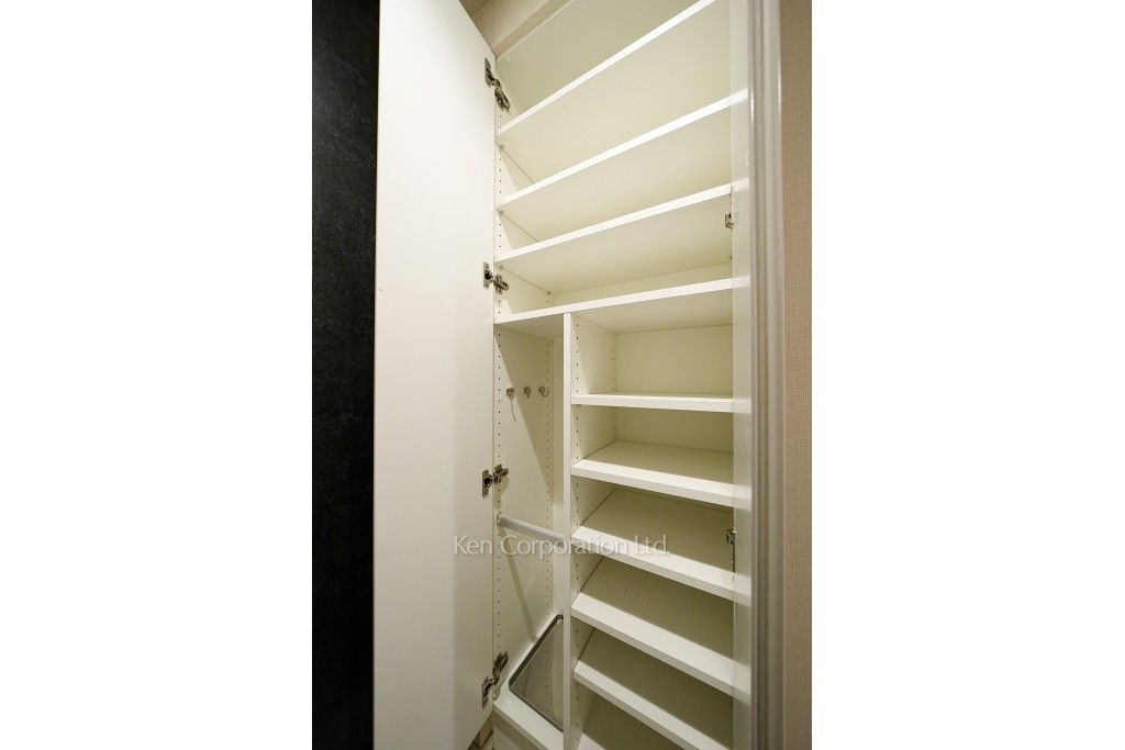 ルフォンプログレ渋谷ヒルトップの写真 シューズクローゼット ※6階の同じ間取タイプを撮影。仕様が異なることがあります。