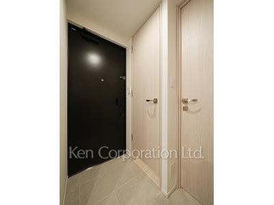 玄関 ※8階の同じ間取タイプを撮影。仕様が異なることがあります。