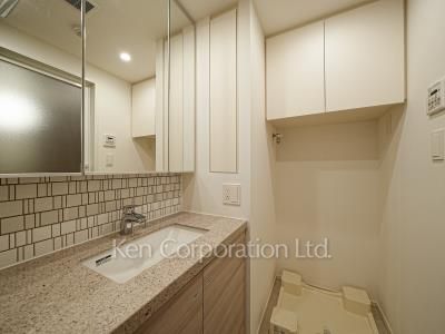 パウダールーム ※8階の同じ間取タイプを撮影。仕様が異なることがあります。