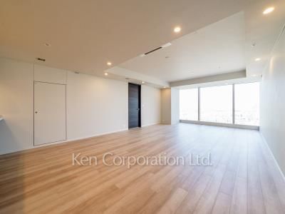 ラ・トゥール新宿ファーストの写真 居室（LDなど） ※26階の同じ間取タイプを撮影。仕様が異なることがあります。