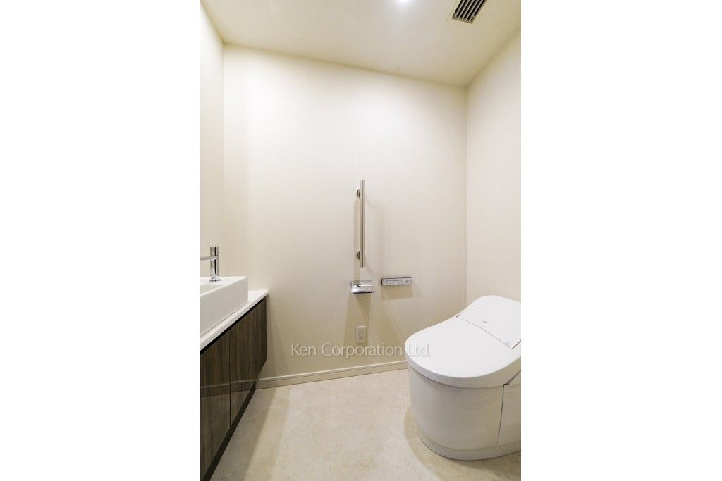 ラ・トゥール新宿ファーストの写真 トイレ ※26階の同じ間取タイプを撮影。仕様が異なることがあります。