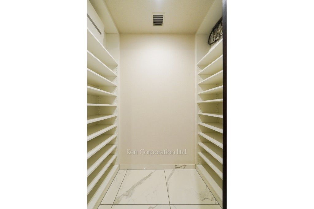 ラ・トゥール新宿ファーストの写真 シューズインクローゼット ※26階の同じ間取タイプを撮影。仕様が異なることがあります。