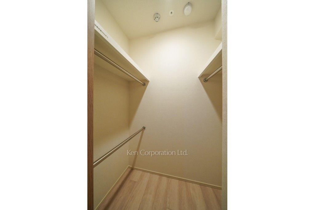 ALTERNA日本橋の写真 ウォークインクローゼット ※11階の同じ間取タイプを撮影。仕様が異なることがあります。