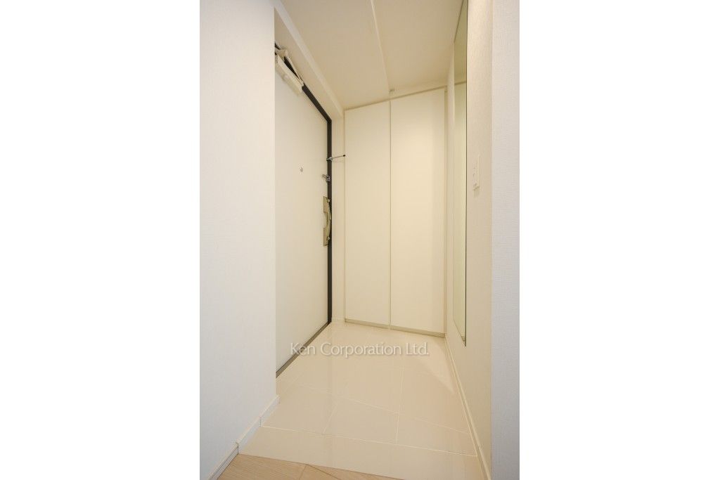 コンフォリア東新宿の写真 玄関 ※3階の同じ間取タイプを撮影。仕様が異なることがあります。