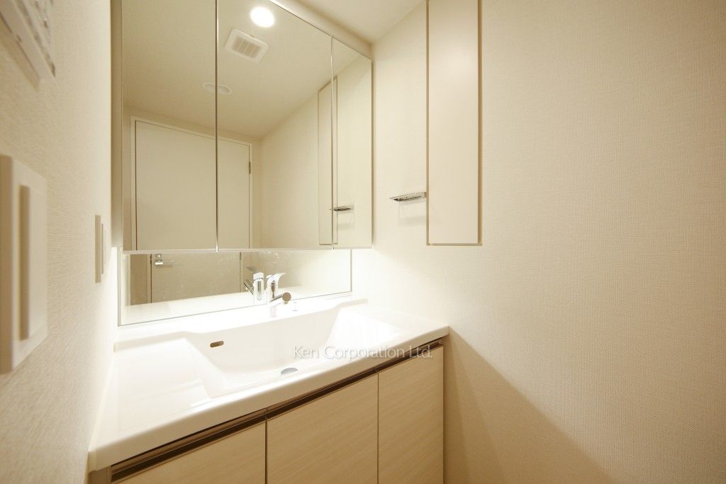 コンフォリア東新宿の写真 パウダールーム ※3階の同じ間取タイプを撮影。仕様が異なることがあります。