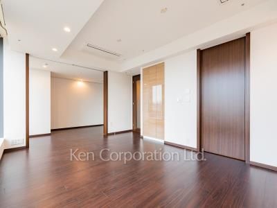 ラ・トゥール飯田橋の写真 居室（LDなど） ※8階の同じ間取タイプを撮影。仕様が異なることがあります。