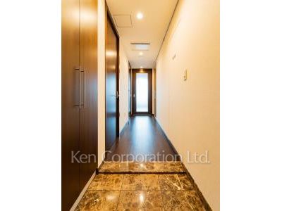 ラ・トゥール飯田橋の写真 玄関 ※8階の同じ間取タイプを撮影。仕様が異なることがあります。