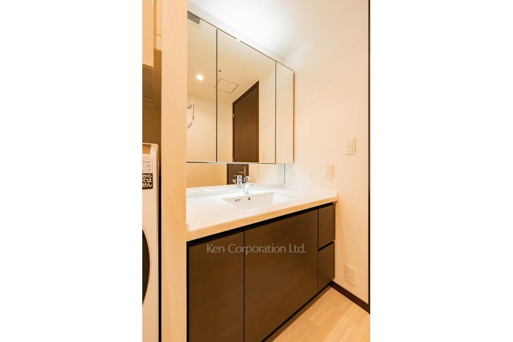 ラ・トゥール飯田橋の写真 パウダールーム ※8階の同じ間取タイプを撮影。仕様が異なることがあります。