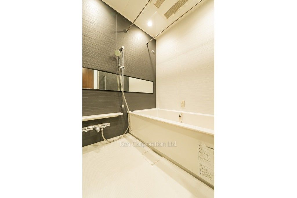 ラ・トゥール飯田橋の写真 バスルーム ※8階の同じ間取タイプを撮影。仕様が異なることがあります。