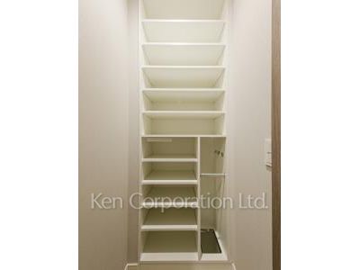 麻布台ヒルズ ガーデンプラザレジデンスの写真 シューズインクローゼット