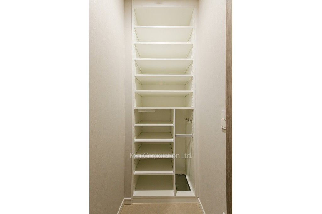 麻布台ヒルズ ガーデンプラザレジデンスの写真 シューズインクローゼット