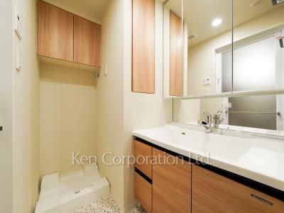 市谷台町坂フロントの写真 パウダールーム ※3階の同じ間取タイプを撮影。仕様が異なることがあります。