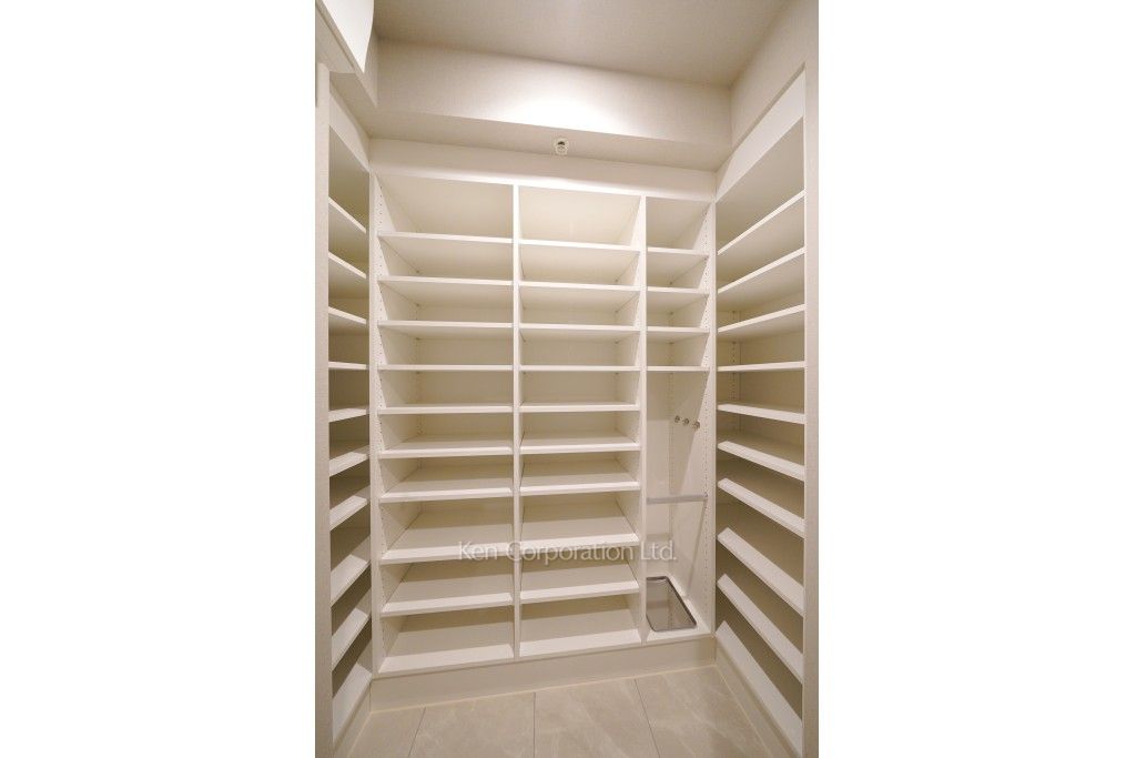 ルフォンプログレ渋谷ヒルトップの写真 シューズインクローゼット ※17階の同じ間取タイプを撮影。仕様が異なることがあります。