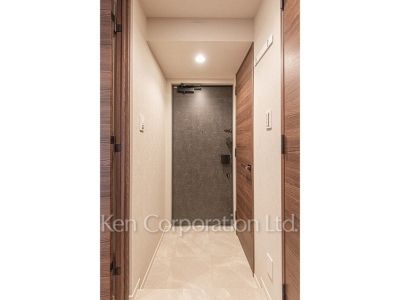 玄関 ※写真・画像は実際と異なる場合がございます。部屋写真は同一タイプのものです。（ただし、画像中にタイプ名の記載がある場合はその記載内容を優先します。）