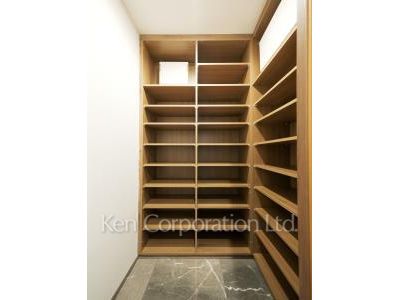 ザ・パークハウス代々木大山の写真 シューズインクローゼット