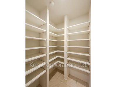 ラ・カーサ広尾の写真 シューズインクローゼット