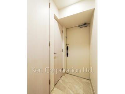 市谷台町坂フロントの写真 玄関 ※2階の同じ間取タイプを撮影。仕様が異なることがあります。