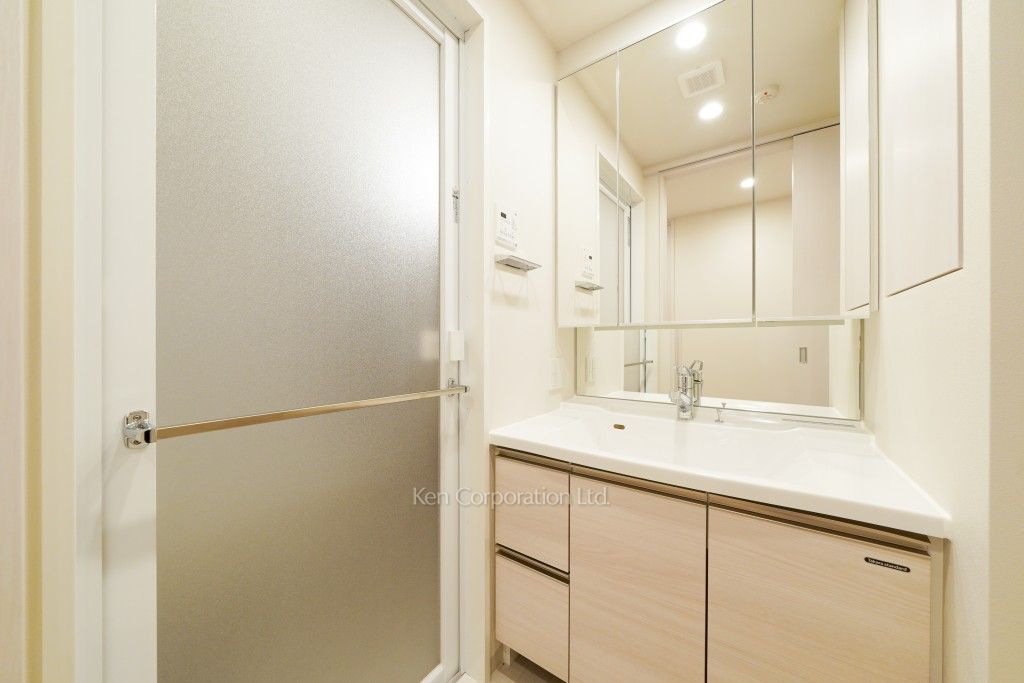 市谷台町坂フロントの写真 パウダールーム ※2階の同じ間取タイプを撮影。仕様が異なることがあります。