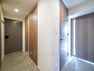 玄関 ※11階の同じ間取タイプを撮影。仕様が異なることがあります。