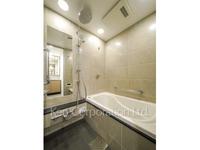 バスルーム ※11階の同じ間取タイプを撮影。仕様が異なることがあります。