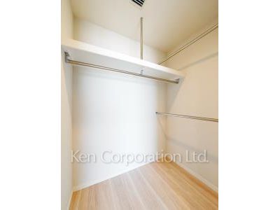 ラ・トゥール新宿ファーストの写真 ウォークインクローゼット ※23階の同じ間取タイプを撮影。仕様が異なることがあります。