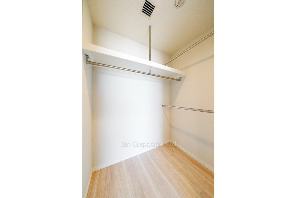 ラ・トゥール新宿ファーストの写真 ウォークインクローゼット ※23階の同じ間取タイプを撮影。仕様が異なることがあります。