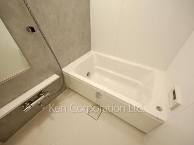 コンフォリア東新宿の写真 バスルーム ※6階の同じ間取タイプを撮影。仕様が異なることがあります。