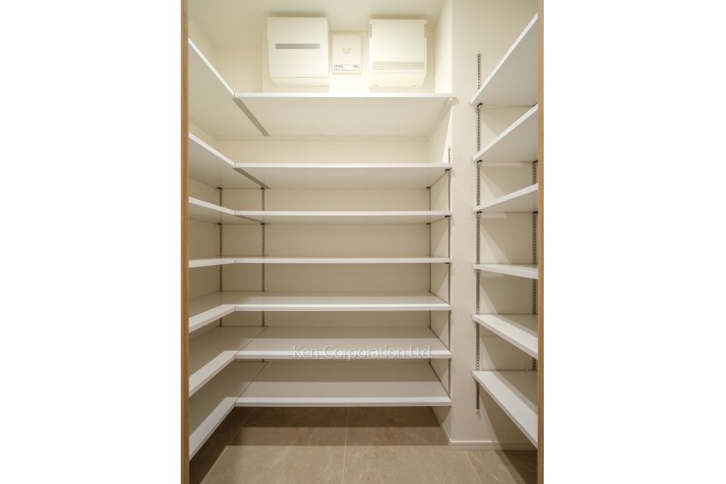 リビオレジデンス西麻布の写真 シューズインクローゼット ※8階の同じ間取タイプを撮影。仕様が異なることがあります。