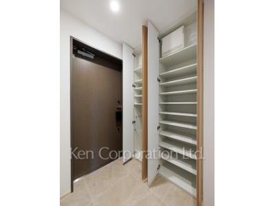 シューズクローゼット ※20階の同じ間取タイプを撮影。仕様が異なることがあります。